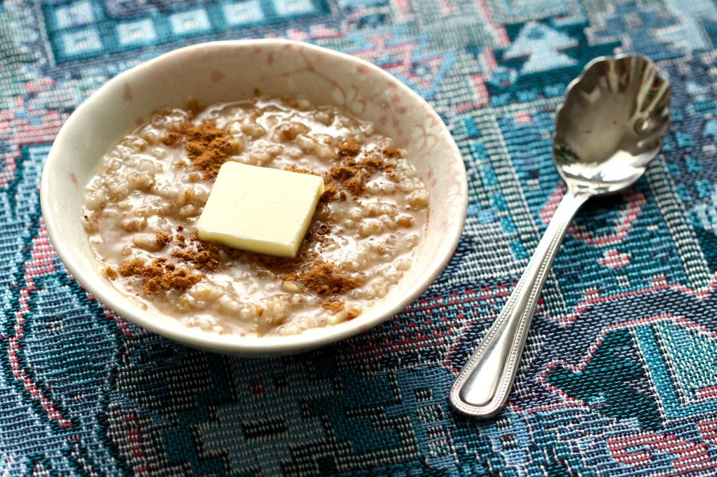 Hot cereal with cinnamon and butter