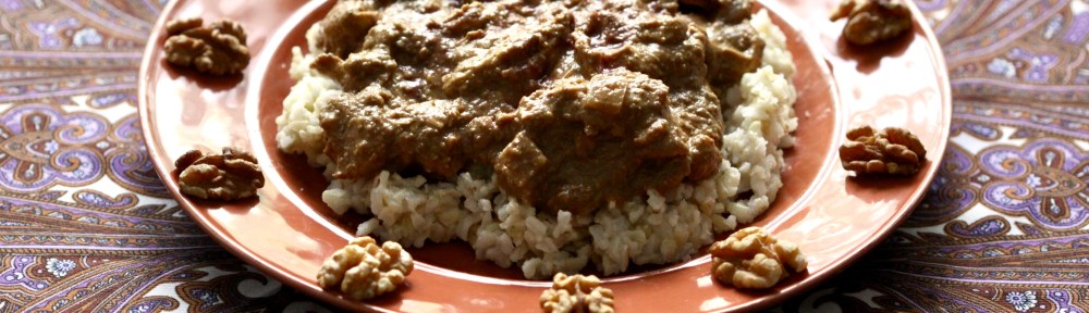 Walnut stew over rice