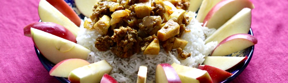 Apple stew and fresh apples