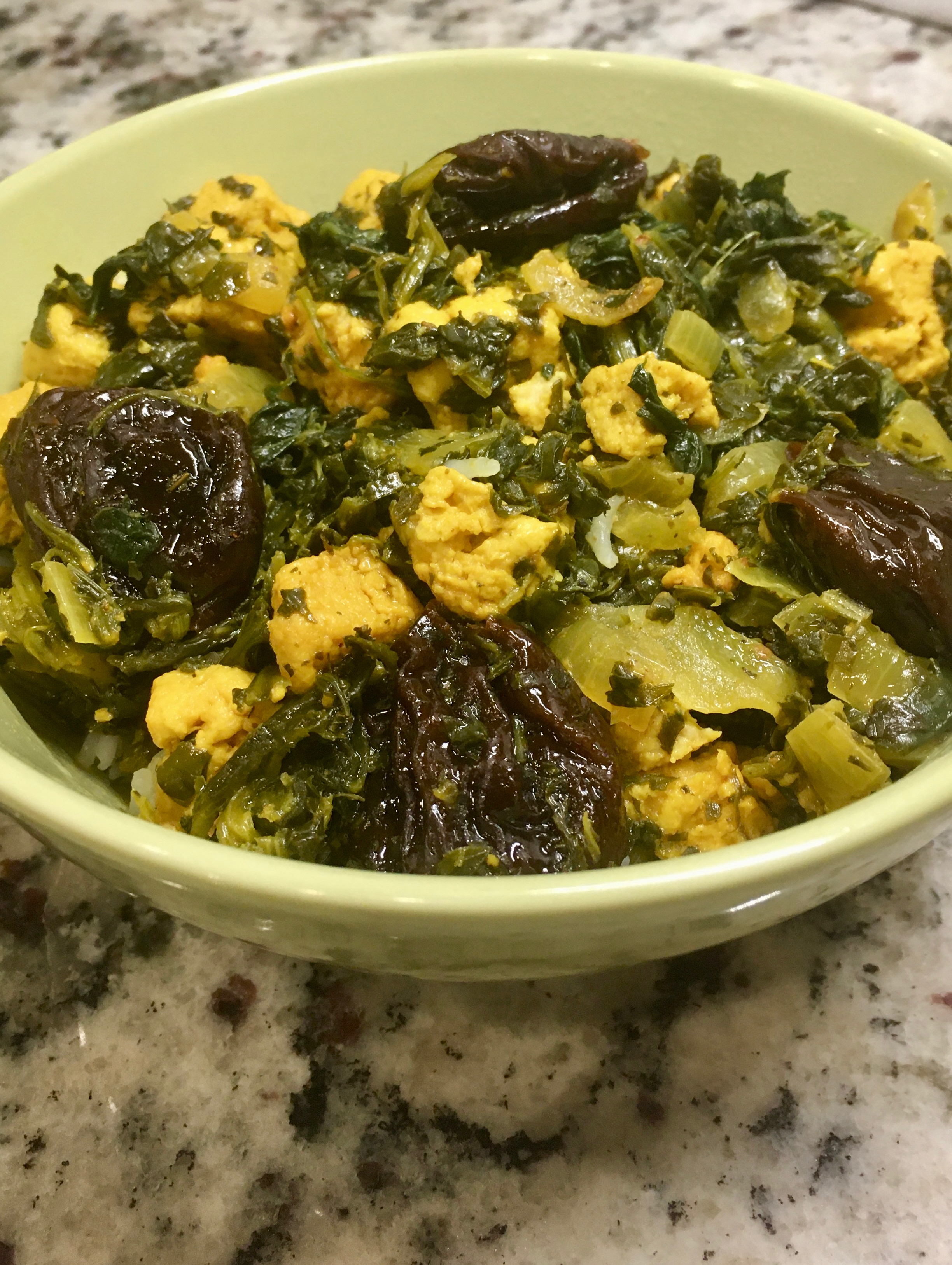 Spinach stew in bowl